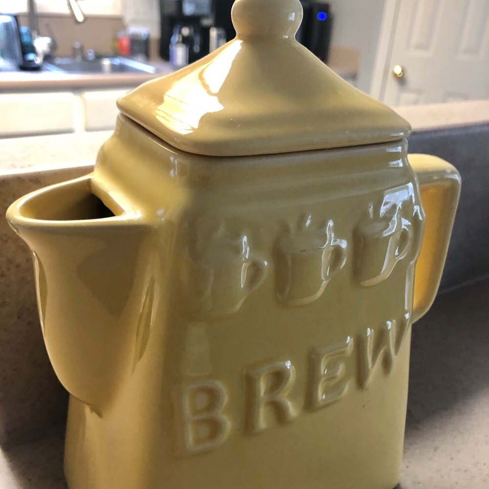 NWOT Yellow Coffee Carafe Pot Holder